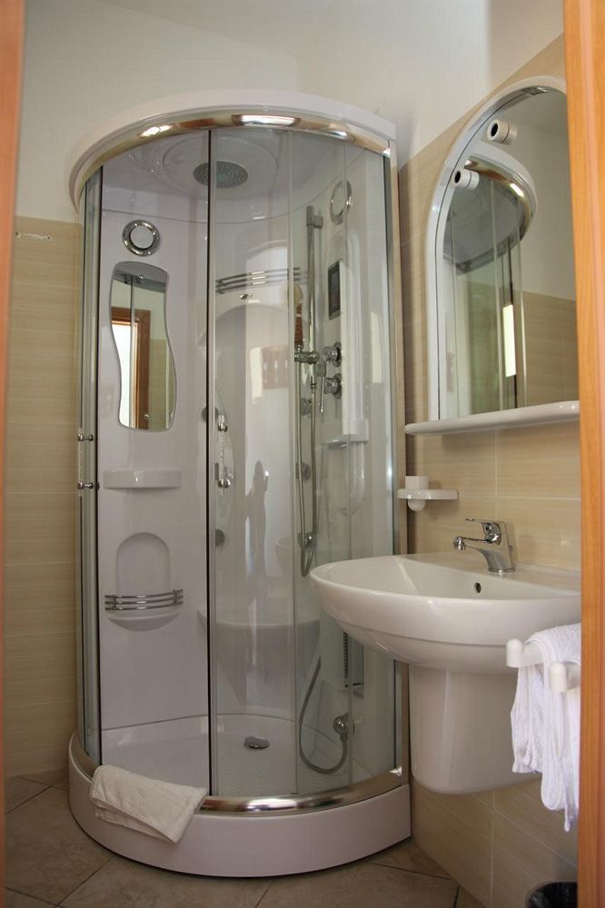 Luigiane Hotel 2*
